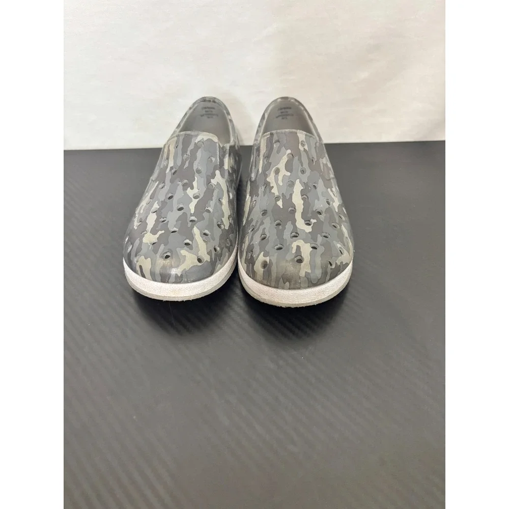 Cat & Jack Kids Grey Camo Slip On Water Shoes Perforated Clogs Size 10
